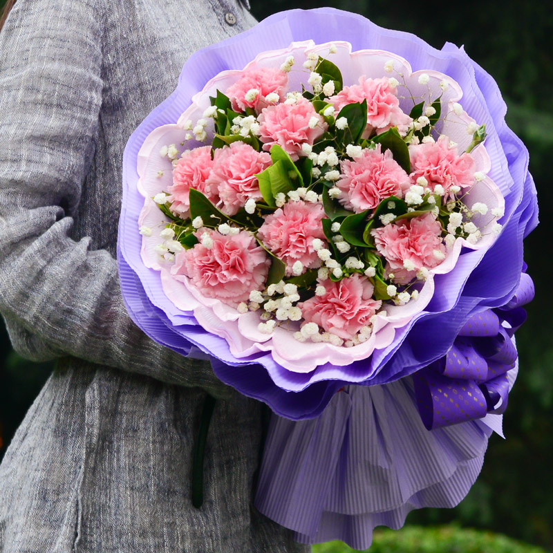 无微不至-11枝粉色康乃馨花束