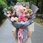 爱如初-粉玫瑰粉绣球韩式花束