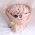 52朵粉雪山玫瑰，禁止使用艳粉，银叶菊间插丰满，【漏枝必罚】，粉色牛皮纸（不少于6张），拉菲草束扎，圆形花束包装，