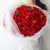 99朵红玫瑰，尤加利叶与小米果间插点缀【漏枝必罚】，白纱圆形包装，白纱覆盖整个花束，白色蕾丝丝带拉花，