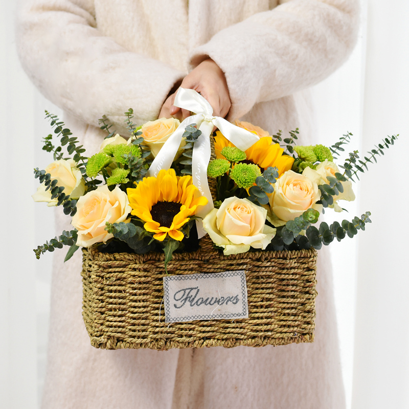 桃李满天下-向日葵香槟玫瑰混搭手提小花篮